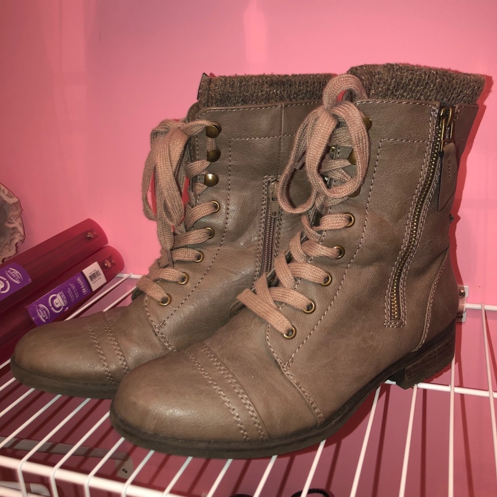 combat boots